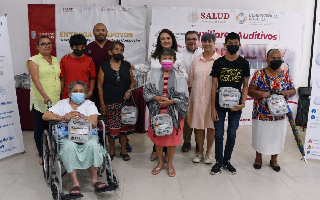 Entregan 734 auxiliares auditivos de alta tecnología a personas de escasos recursos.
