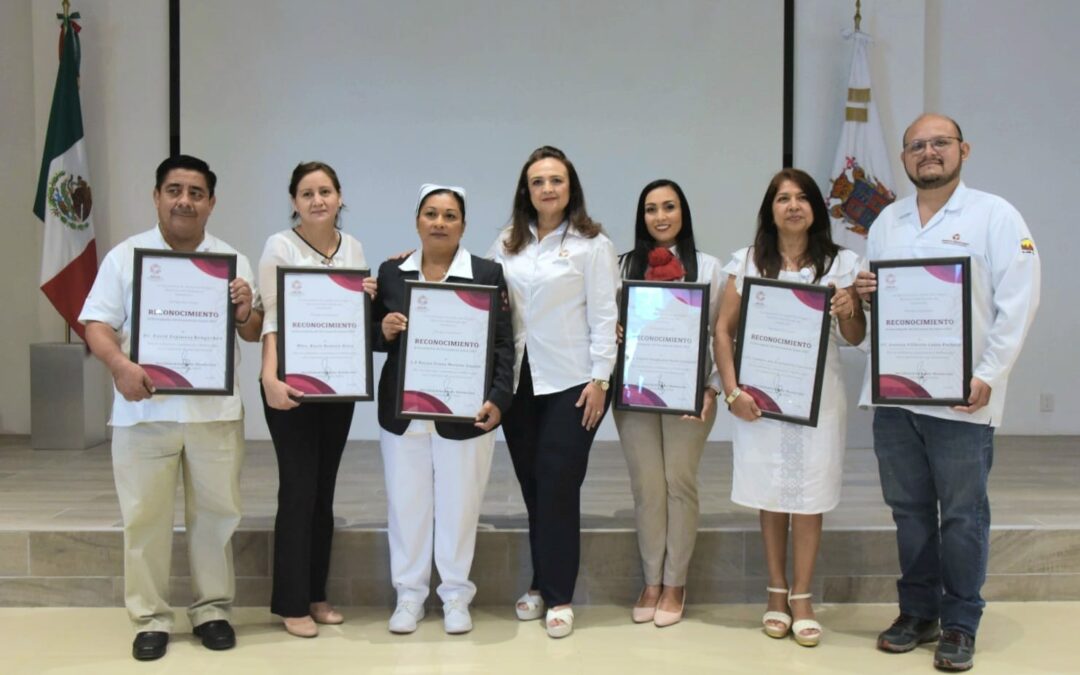 RECONOCEN A TRABAJADORES DE LA SECRETARÍA DE SALUD POR SU DESEMPEÑO