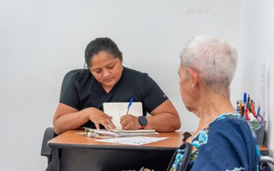 ATENCIÓN GRATUITA DE GERONTOLOGÍA EN EL CENTRO DE SALUD “DR. WILBERTH ESCALANTE ESCALANTE”