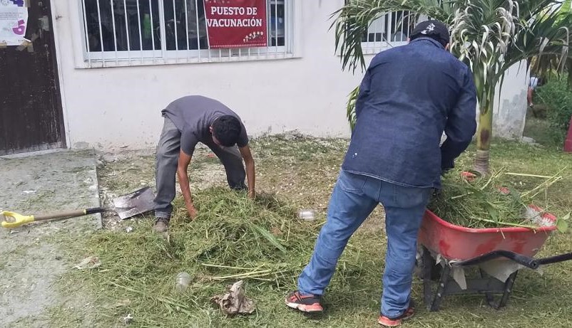 REALIZAN TRABAJOS DE LIMPIEZA EN EL CENTRO DE SALUD “POLVORÍN”