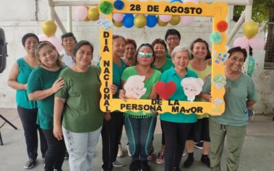PARTICIPAN ADULTOS MAYORES EN FERIA DE LA SALUD PARA CONTROL DE ENFERMEDADES