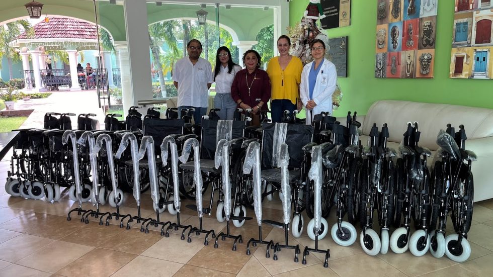 ENTREGA ABP BENEFICIOS DE MOVILIDAD AL CENTRO DE ATENCIÓN INTEGRAL AL ADULTO MAYOR (CAIAM)