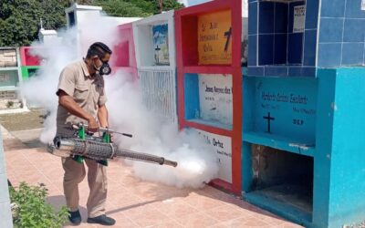 COMBATEN DENGUE EN CEMENTERIOS DE CAMPECHE