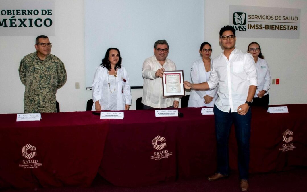 Entregan reconocimientos a donadores voluntarios de sangre